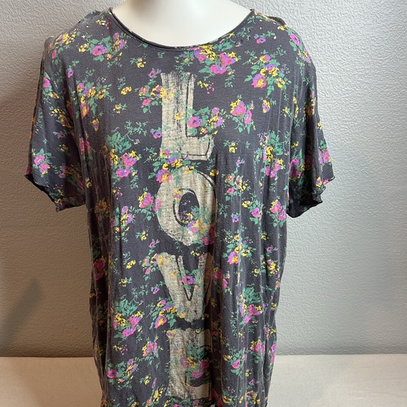 Magnolia Pearl “Floral Circus Love” Tee – Rare Find - Picture 4 of 10